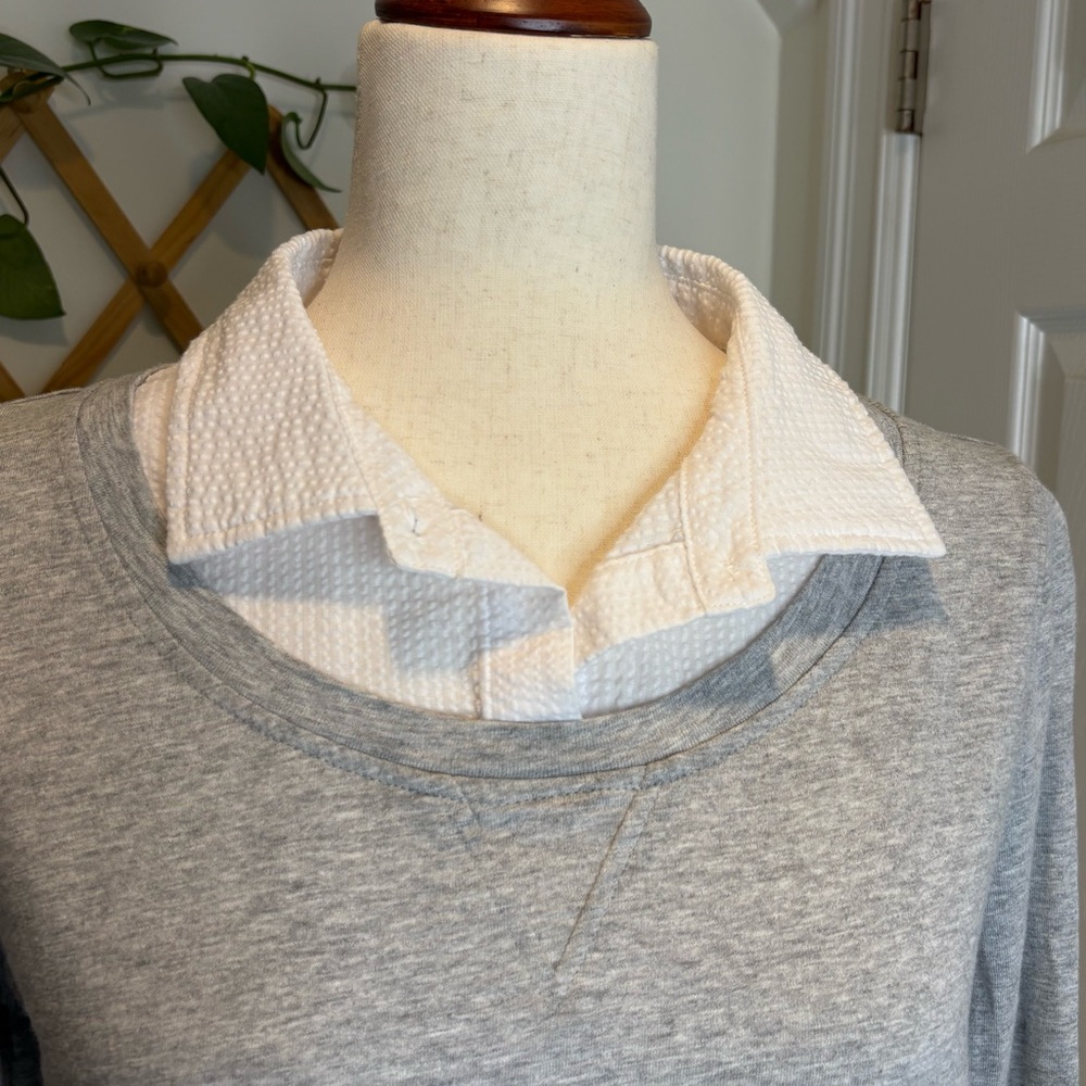 TOMMY HILFIGER Gray and White Collared Sweater - Picture 6 of 14